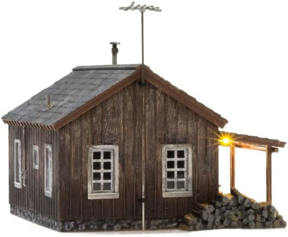 Rustic Cabin Model in HO Scale by Woodland Scenics