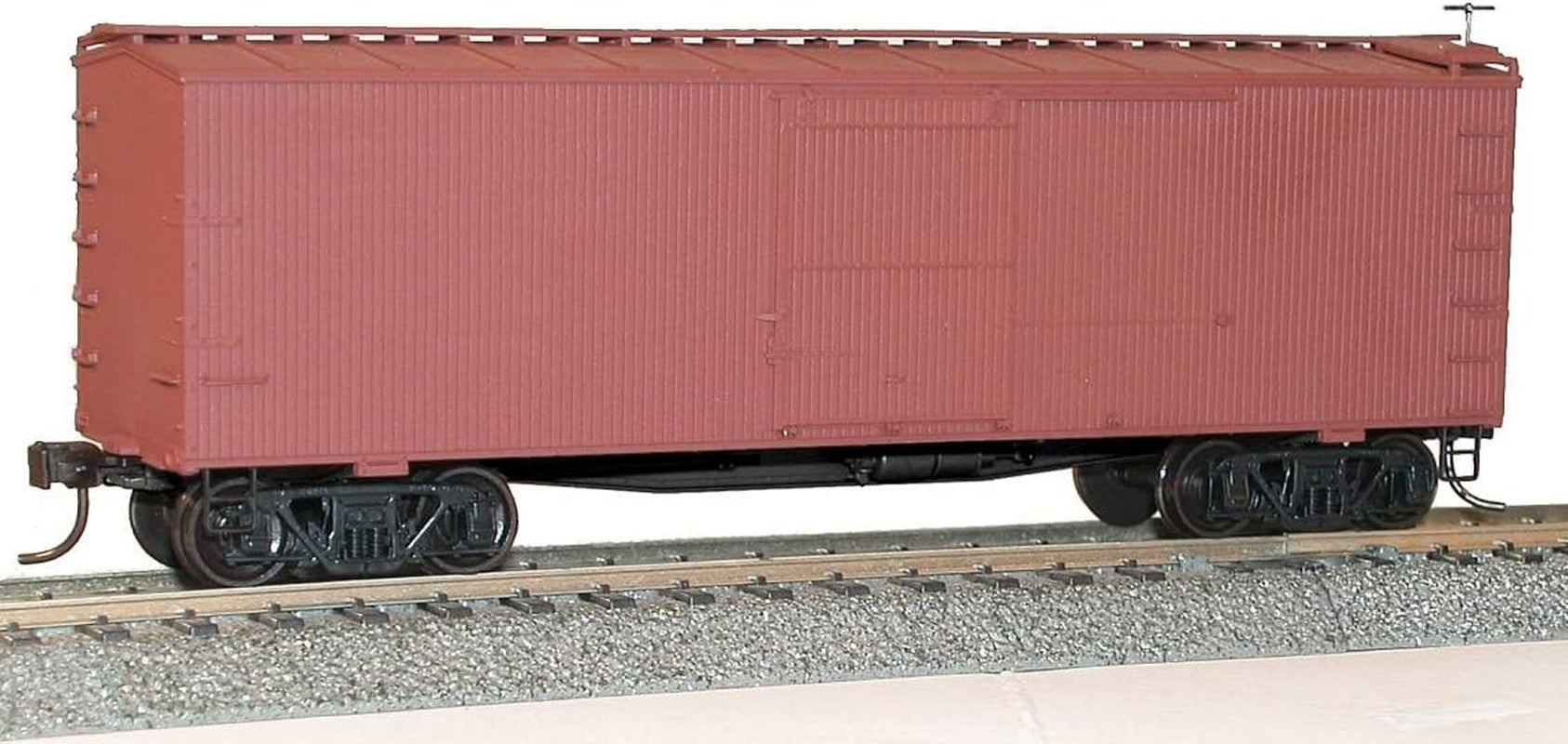 36' Double-Sheathed Wood Boxcar with Steel Roof and Wood Ends - Undecorated Kit
