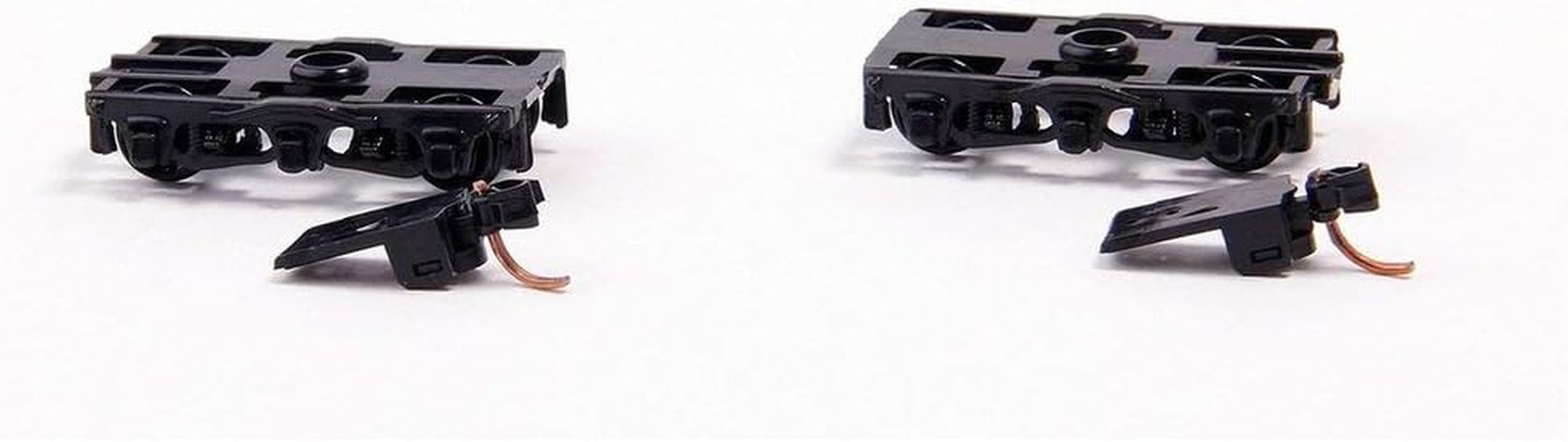 Micro-Trains 00302061-6-Wheel Passenger Car Trucks with Adjustable Couplers (1018) 1 Pair