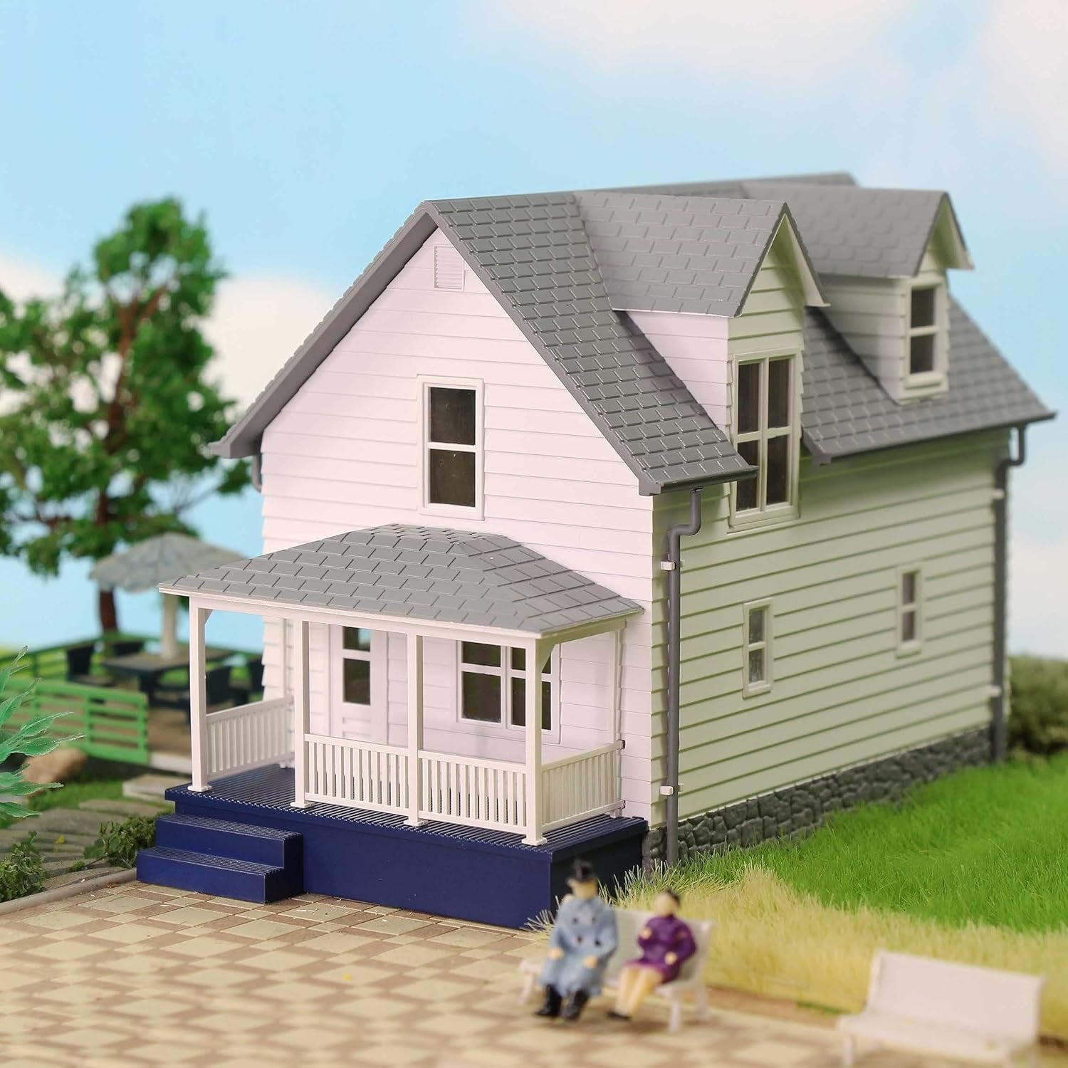 Pre-Assembled Contemporary N Scale Residential House Model for Train Layout Diorama - JZN01 (White)