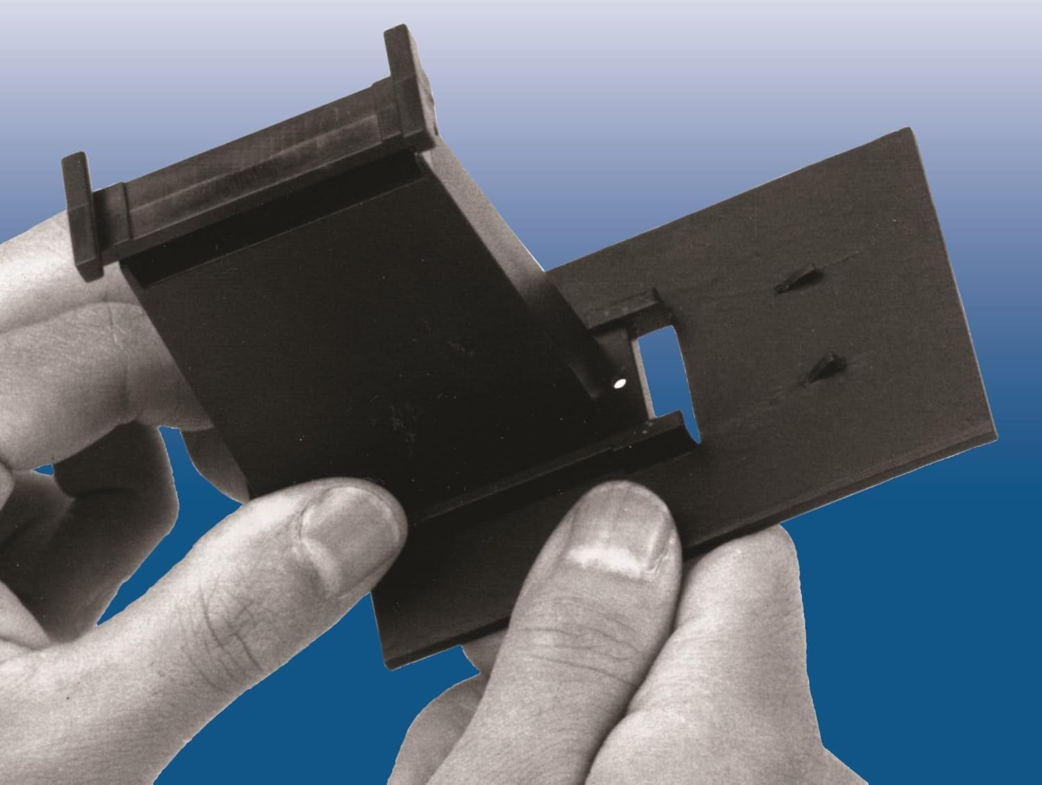 Bachmann Trains 18-Piece E-Z Track Graduated Pier Set Compatible with HO and On30 Scale E-Z Track, White