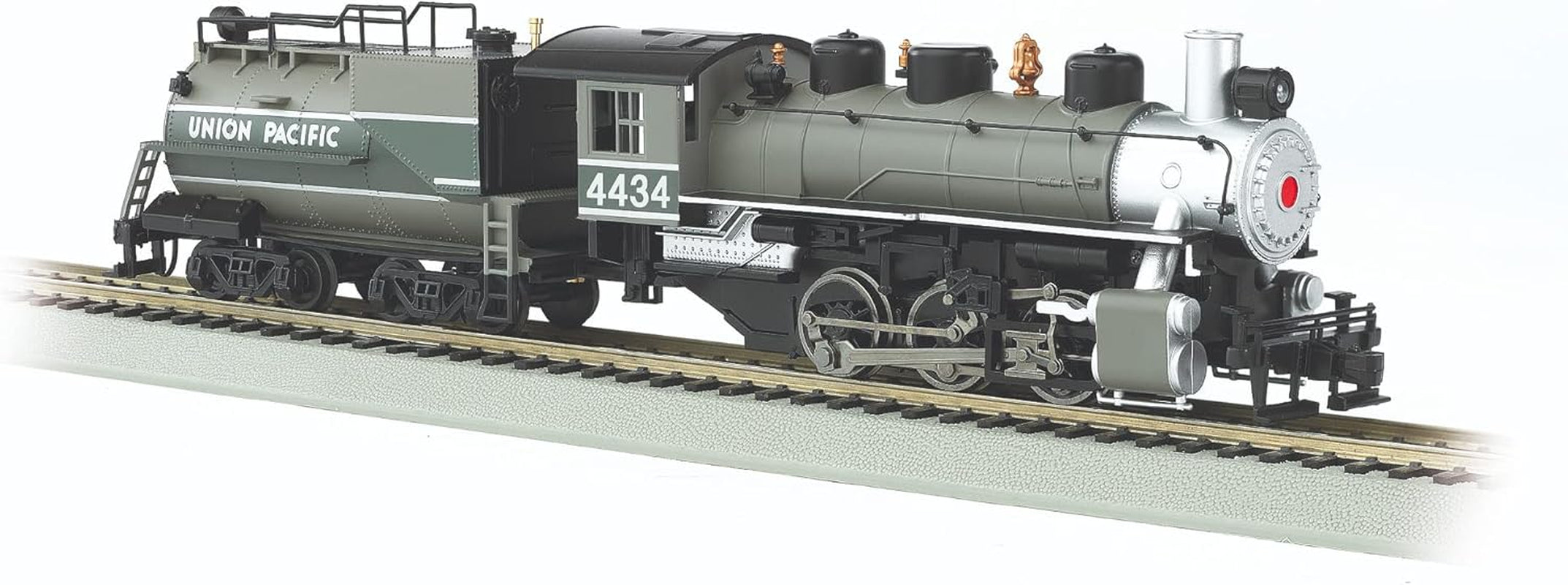 Bachmann Trains USRA 0-6-0 Locomotive with Smoke and Vanderbilt Tender - Union Pacific® #4434 - HO Scale
