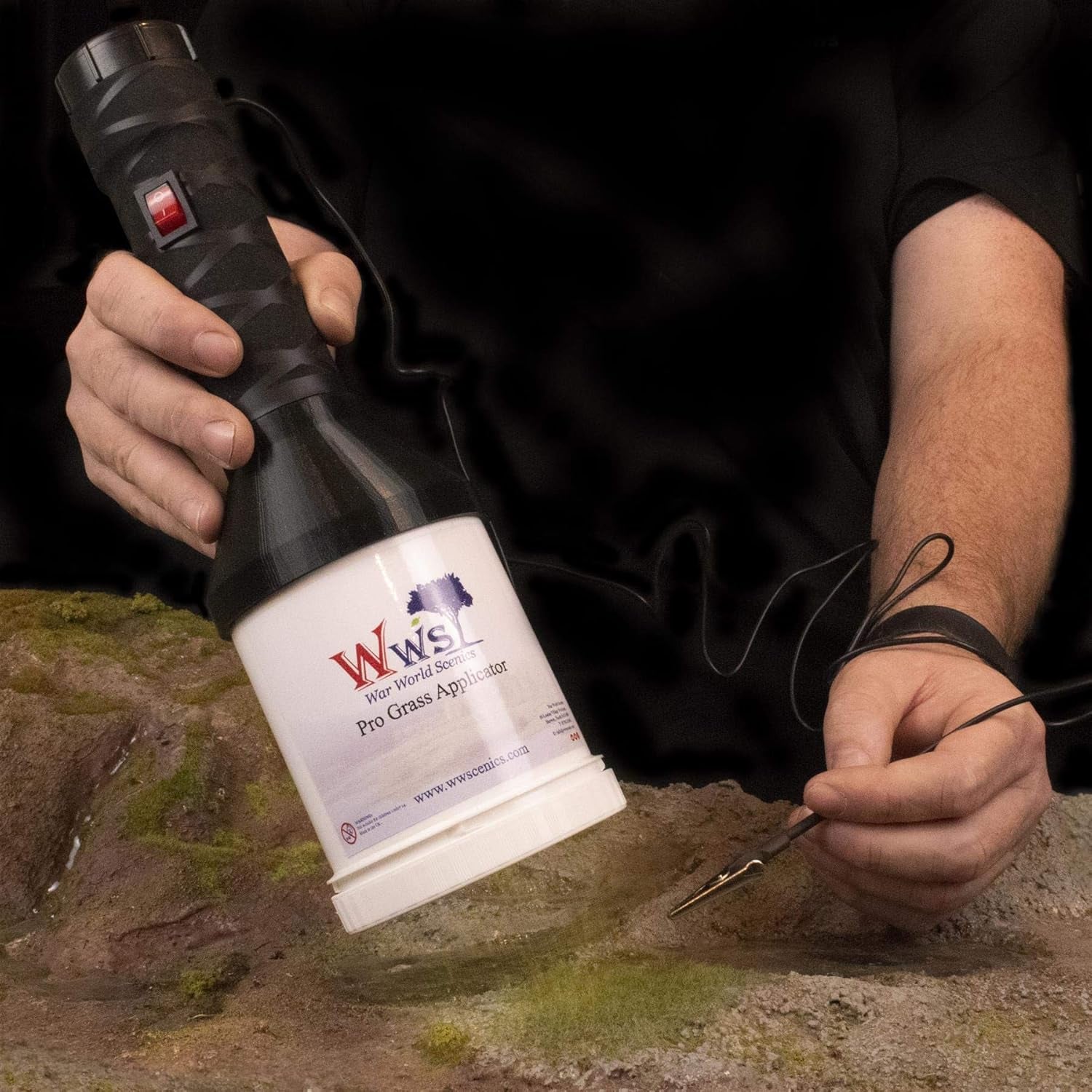 War World Scenics Professional Static Grass Applicator for Railway Modelling, Diorama, Wargaming Terrain Scenery, and Landscaping in Various Gauge Scales