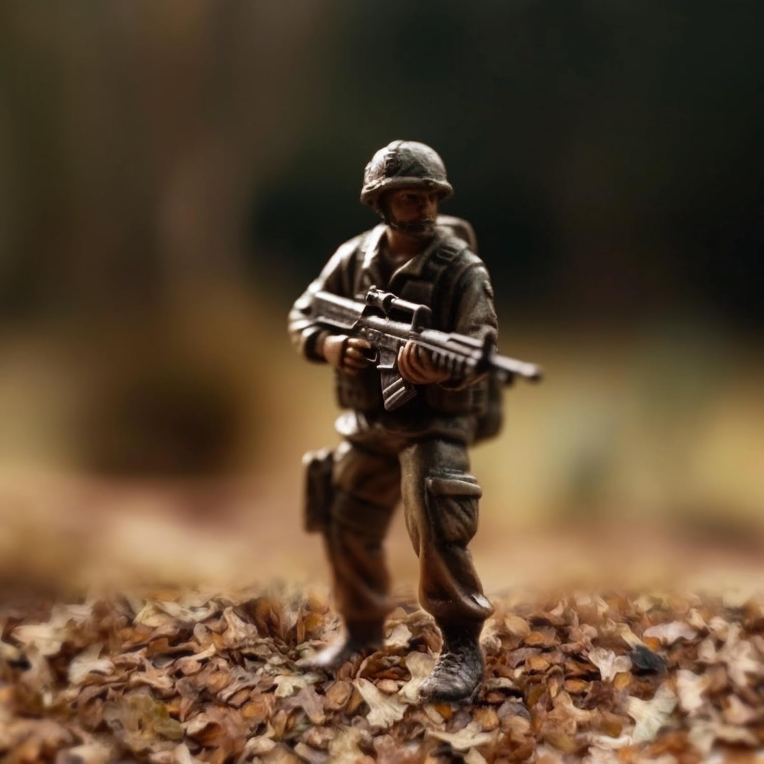 Micro Landscape Realistic Miniature Leaves in 5 Colors for Model Railways, Bonsai Ornaments, and Diorama Scenery - Set of 5