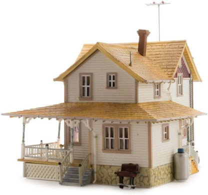Woodland Scenics HO Scale Corner Porch House - Built and Ready Landmark Structure