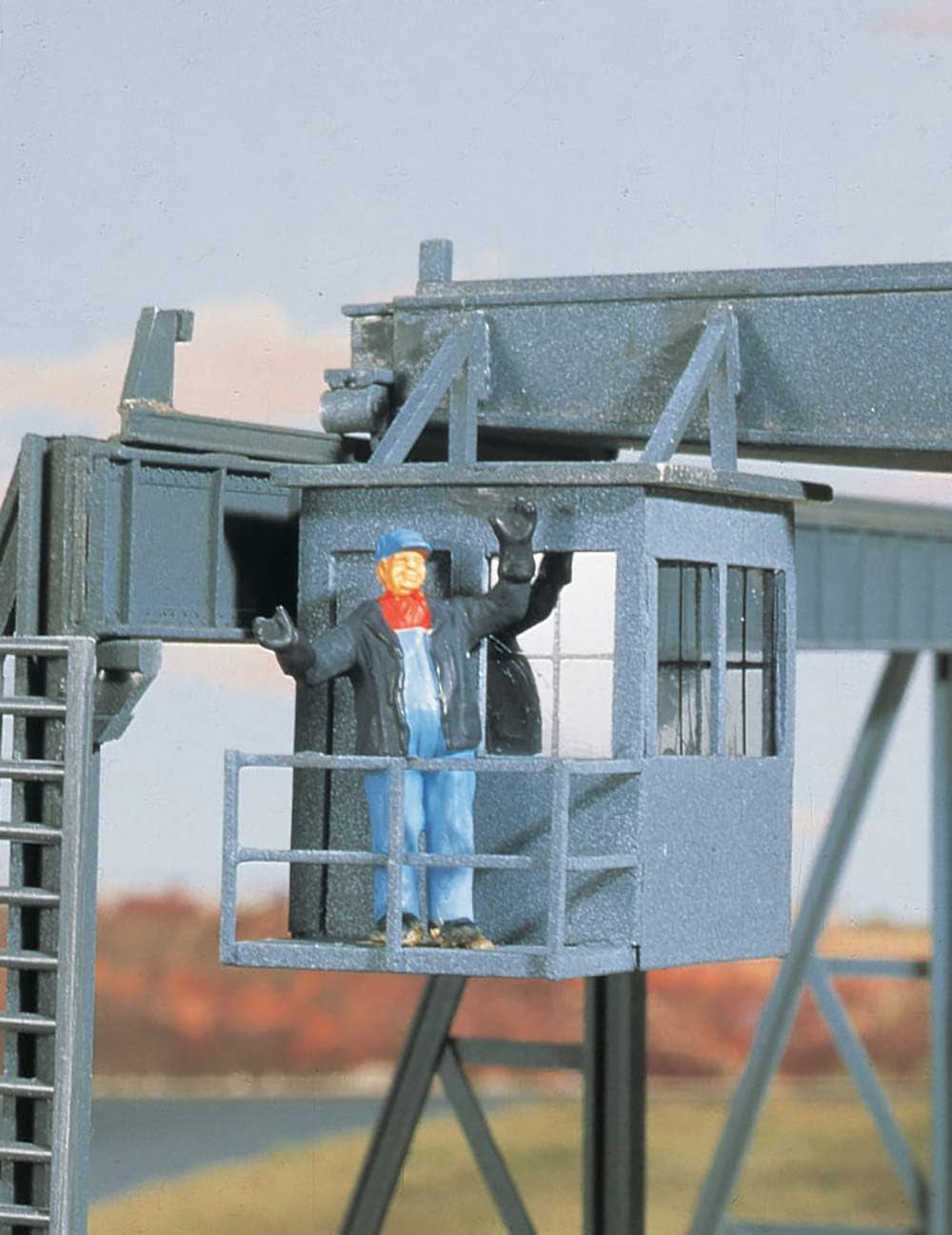 Elevate Your Model Railroad with the Incredible Walthers Cornerstone HO Scale Overhead Traveling Crane - Perfect for Industrial Scenes!