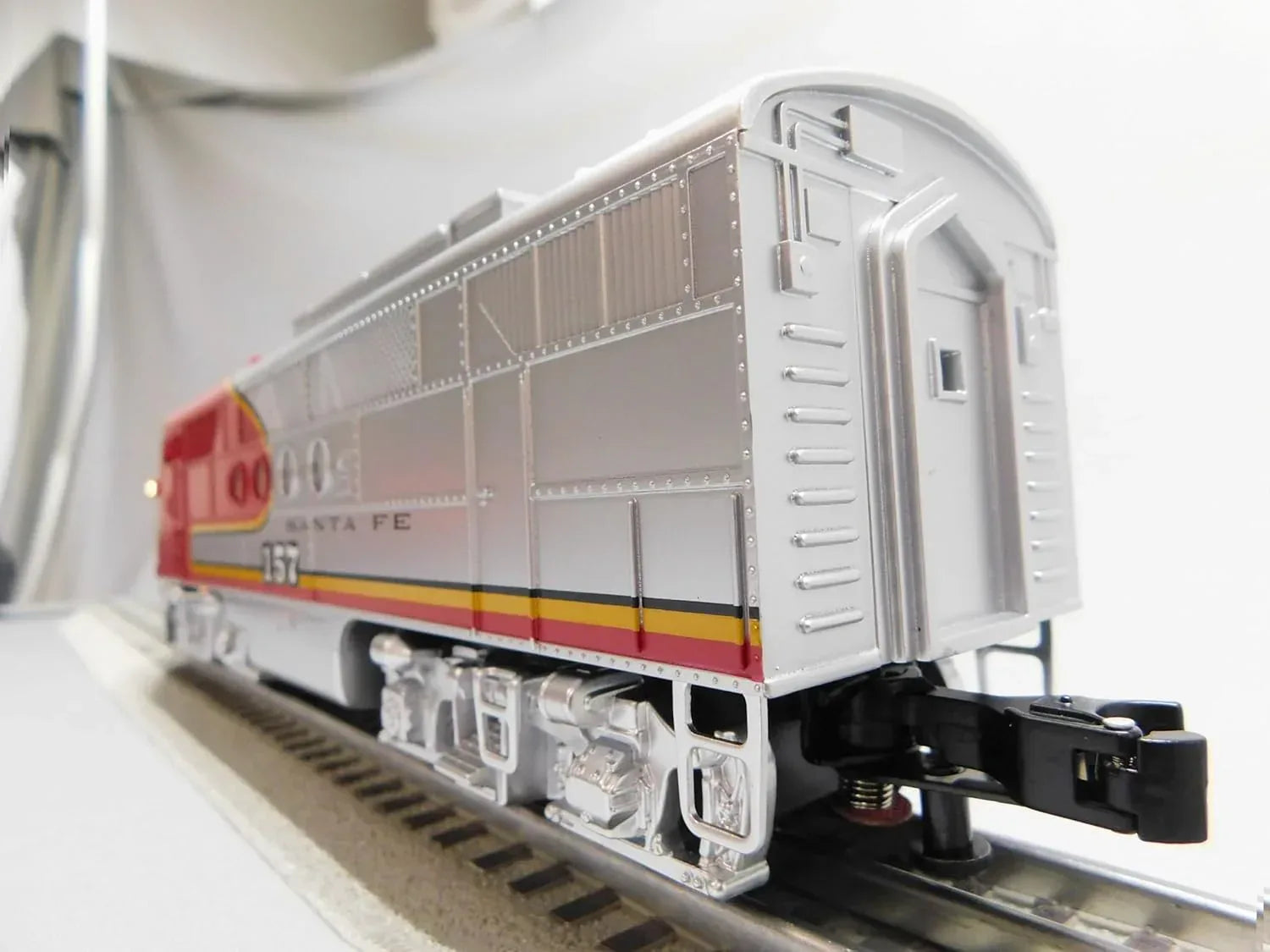 Santa Fe LionChief Diesel Locomotive O gauge model 