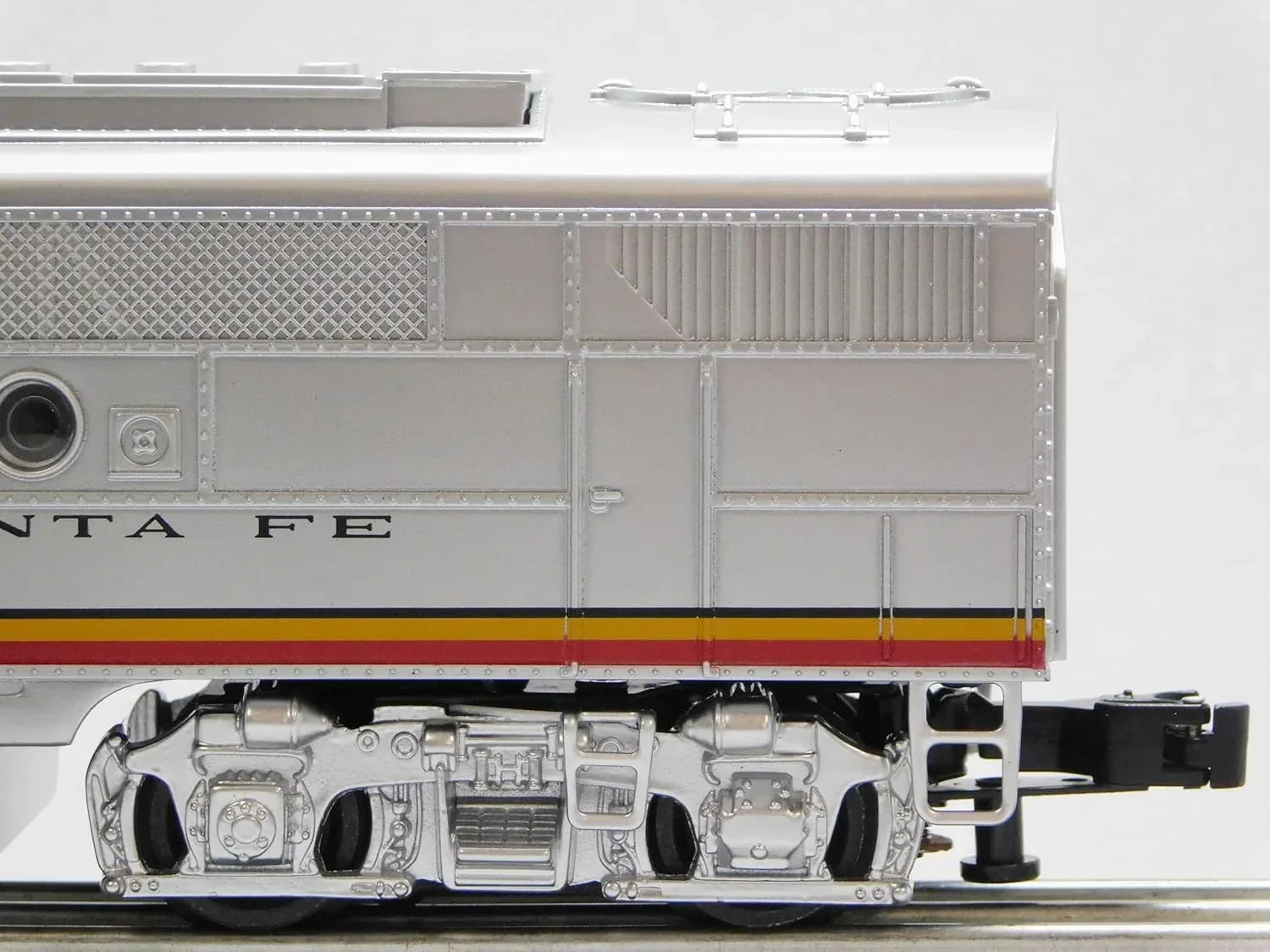 Santa Fe LionChief Diesel Locomotive model 