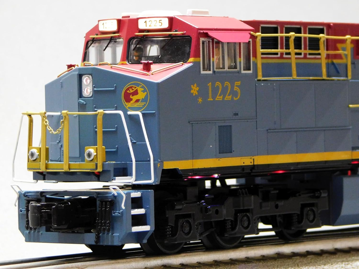 MTH RailKing North Pole ES44AC Diesel Locomotive #1225 O Gauge 30-21239-1
