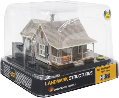 Old Homestead House HO Scale Model by Woodland Scenics