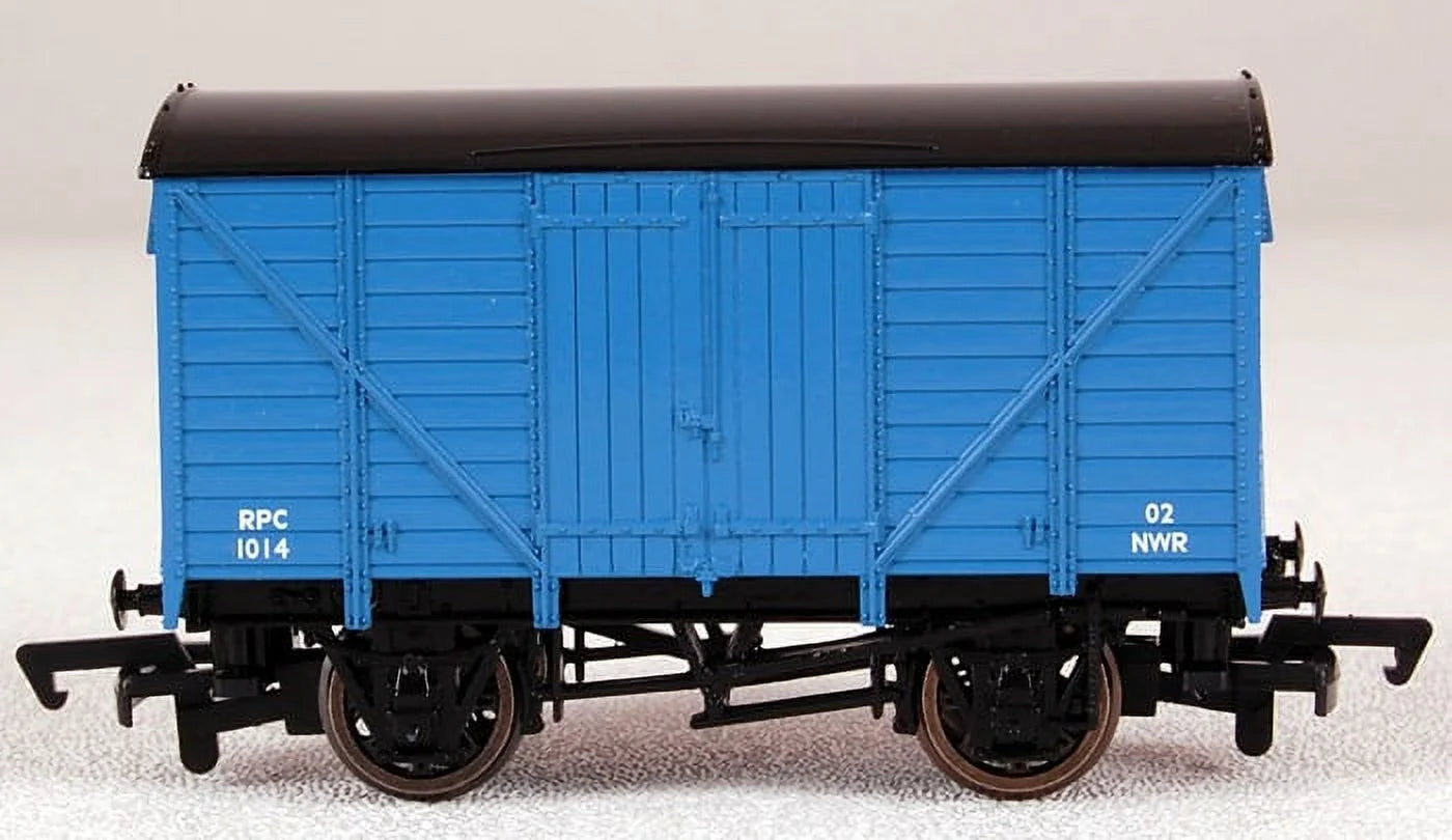 Bachmann Trains HO Scale  Ventilated Van Train