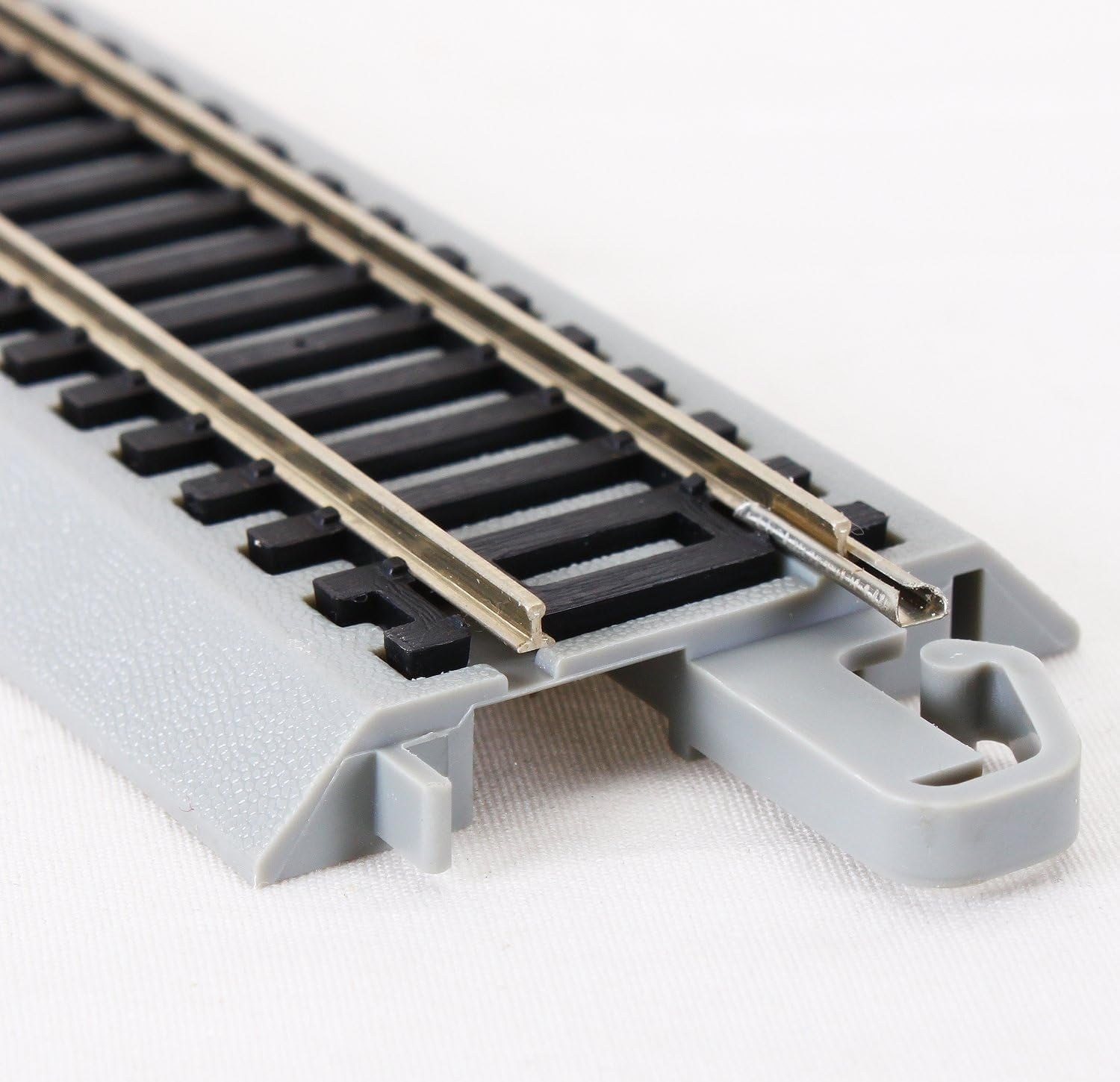 Bachmann Trains Snap-Fit E-Z Track 3-Inch Straight Track (Pack of 4) - Nickel Silver Rail with Gray Roadbed - HO Scale