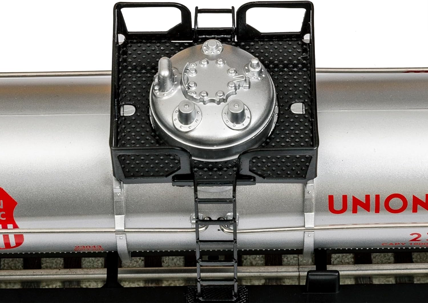 Lionel Union Pacific Flyer LionChief 5.0 Electric O Gauge Train Set with Bluetooth and Remote Control