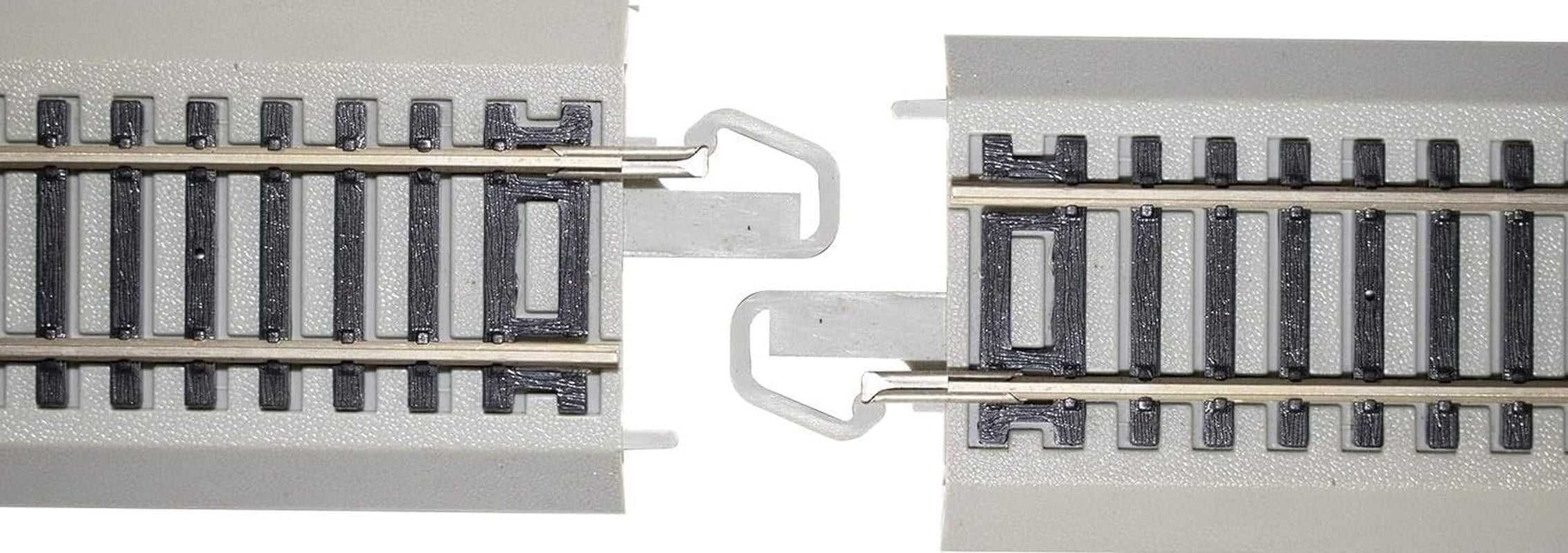 Bachmann Trains E-Z Track 18-Inch Radius Curved Track Set (4 Pieces) - Nickel Silver Rail with Gray Roadbed - HO Scale