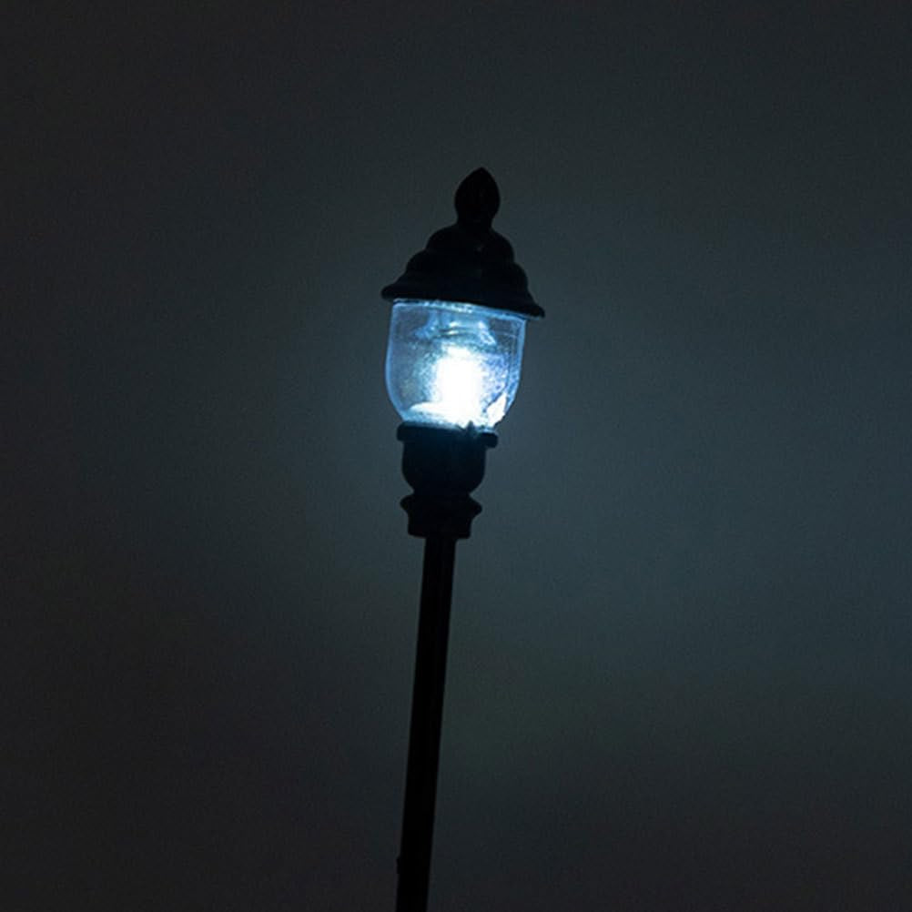 Uonlytech 8-Piece Miniature Garden Light Set for Dollhouses and O Gauge Trains - Decorative Lamps for Nativity Scenes and Model Street Displays