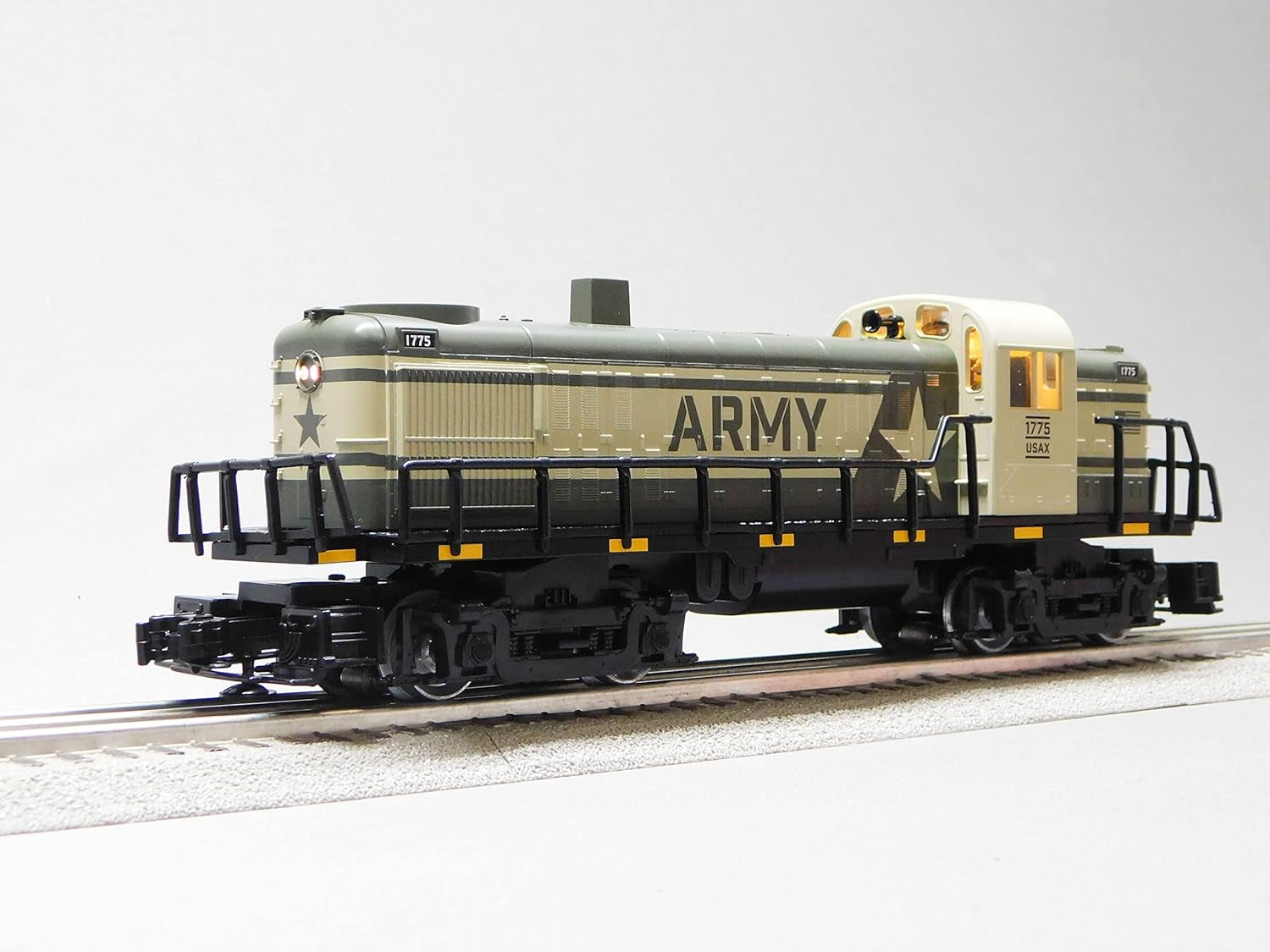 US Army LIONCHIEF RS-3 Diesel Locomotive Engine #1775 O Gauge Model 2223010-E