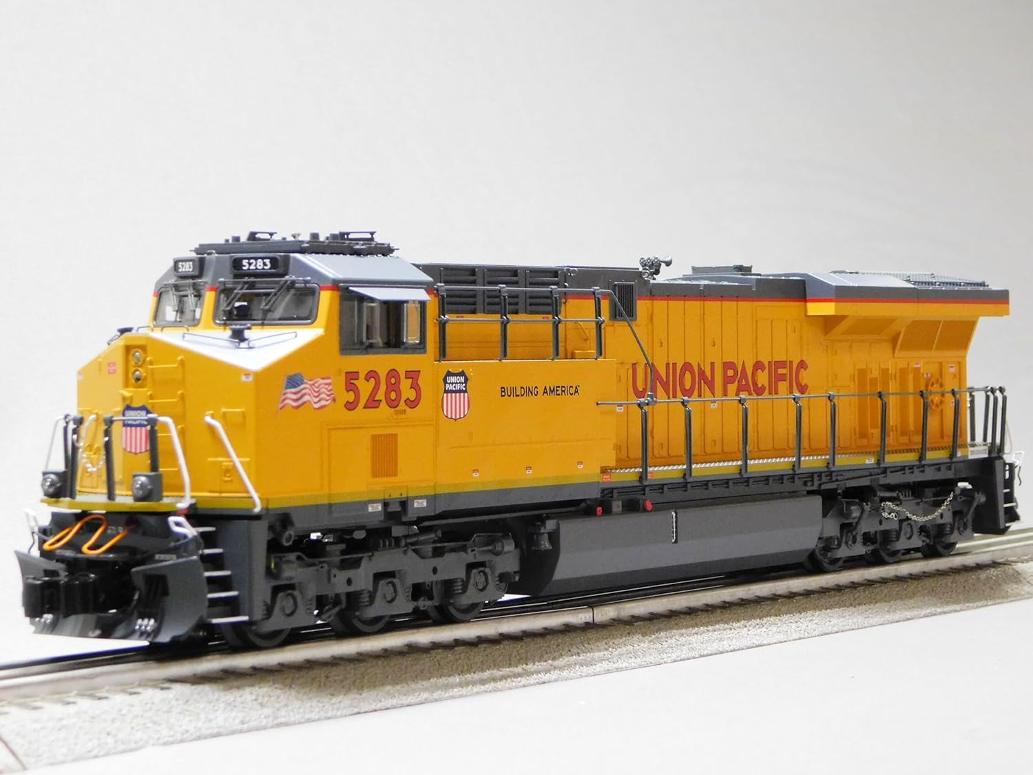 Lionel BTO Union Pacific Legacy ES44 Diesel Locomotive #5283 O Gauge Model 2433462