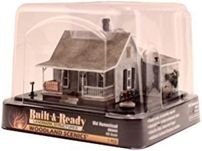 Old Homestead House HO Scale Model by Woodland Scenics