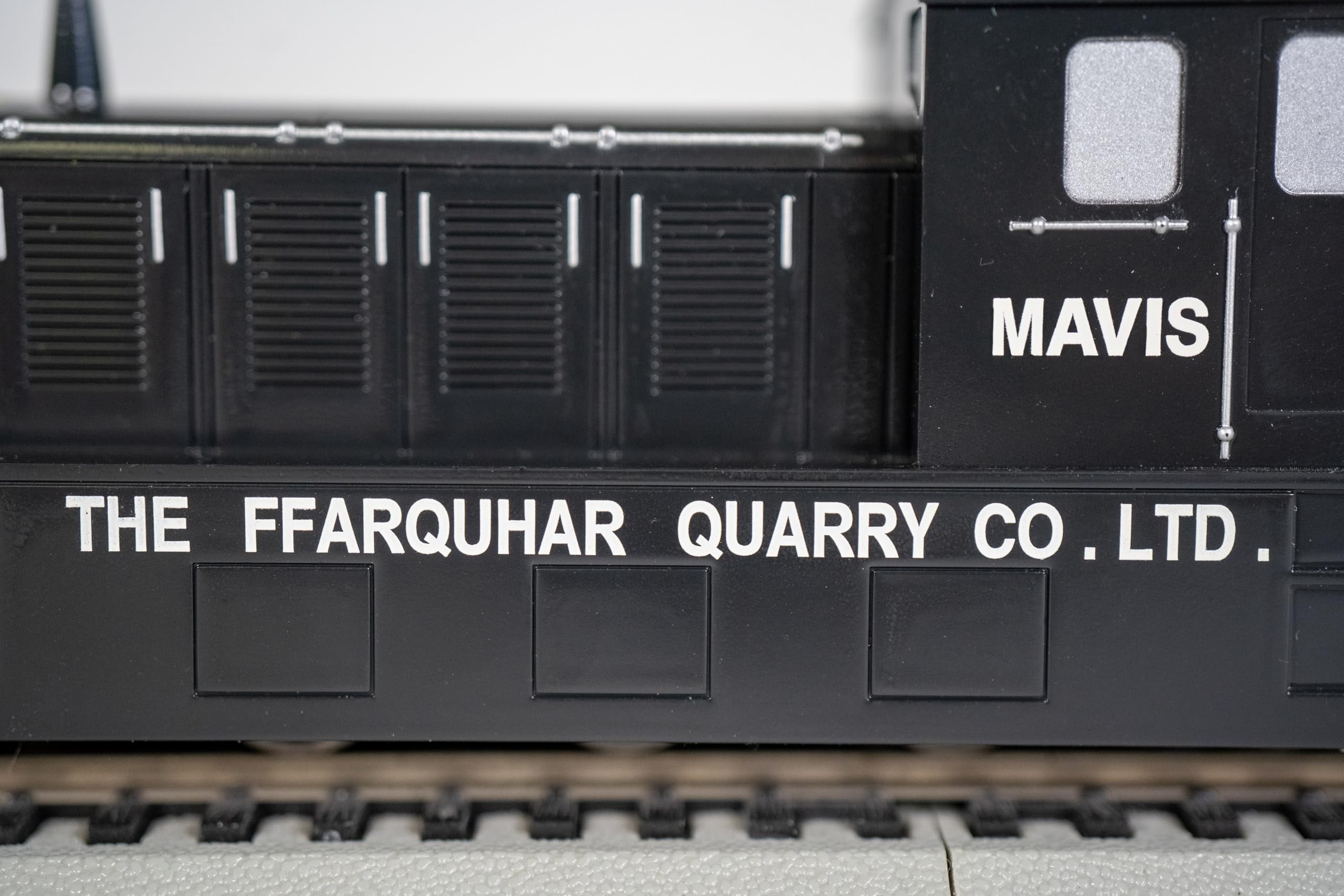 Bachmann Trains HO Scale  Mavis W/ Moving Eyes Locomotive Train