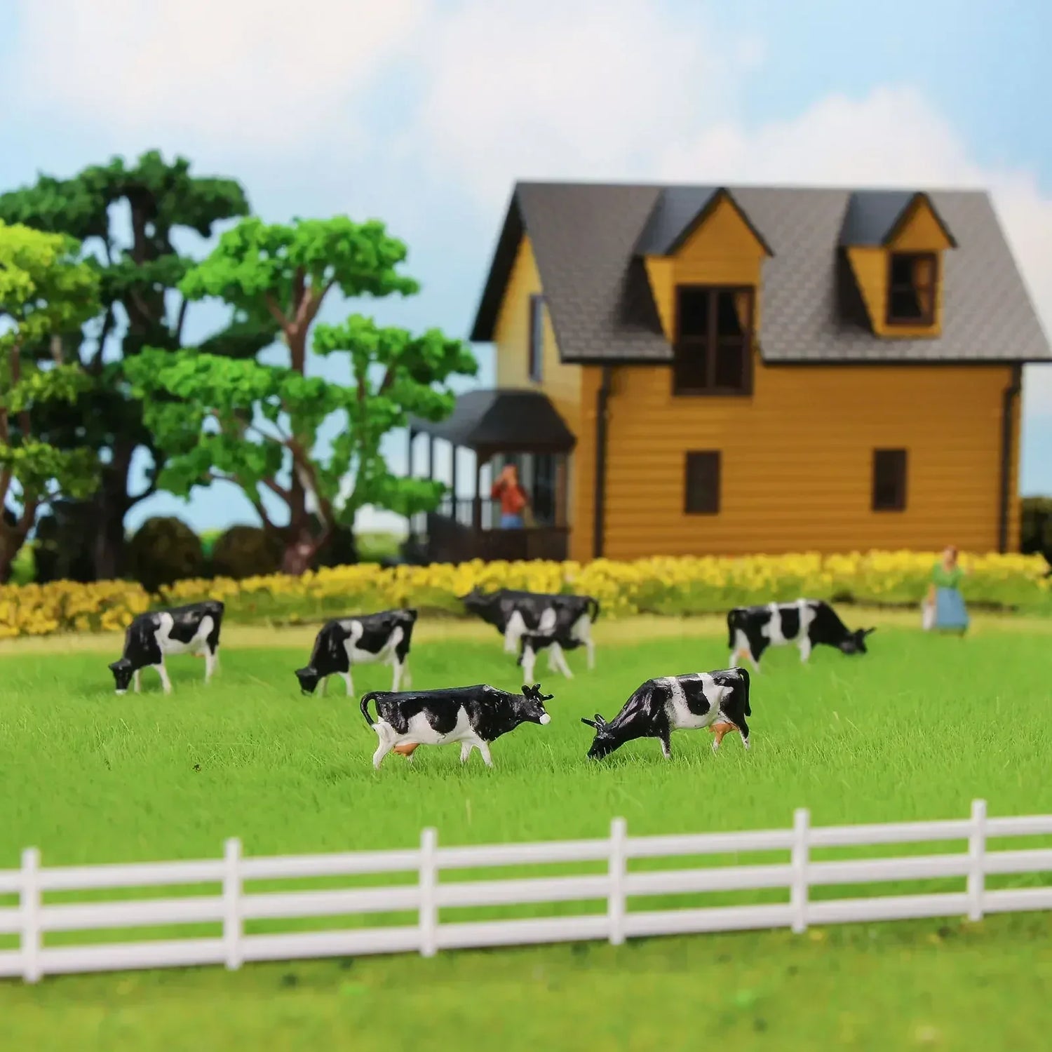 HO scale 1:87 model train farm set with horses, cows, figures, and farm accessories for detailed train scenery.