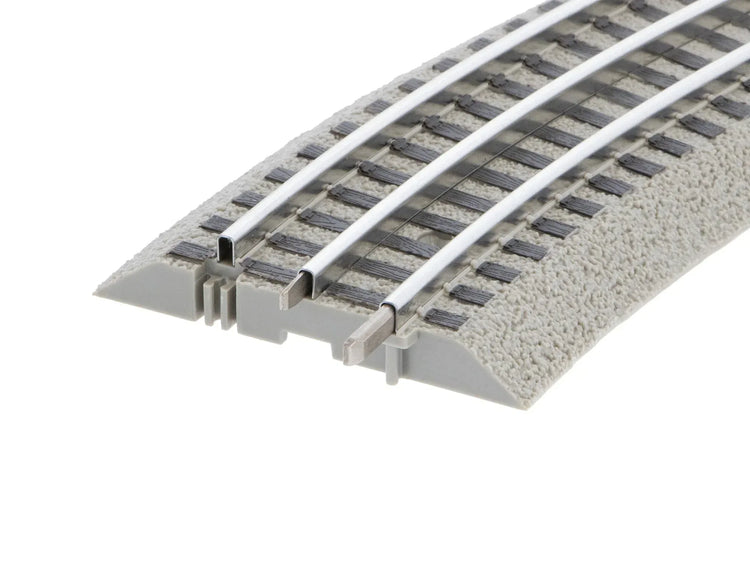 O-Gauge Fastrack O36 curved track set with four 45-degree pieces, ideal for versatile model train layouts.