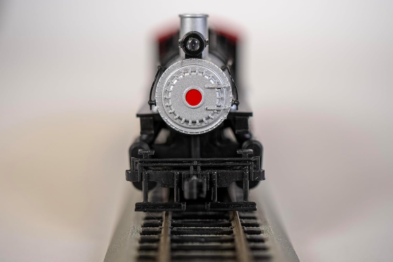 Bachmann Industries HO Scale USRA 0-6-0 Steam Locomotive with Smoke and Short Haul Tender, N.C. & St. L. #152