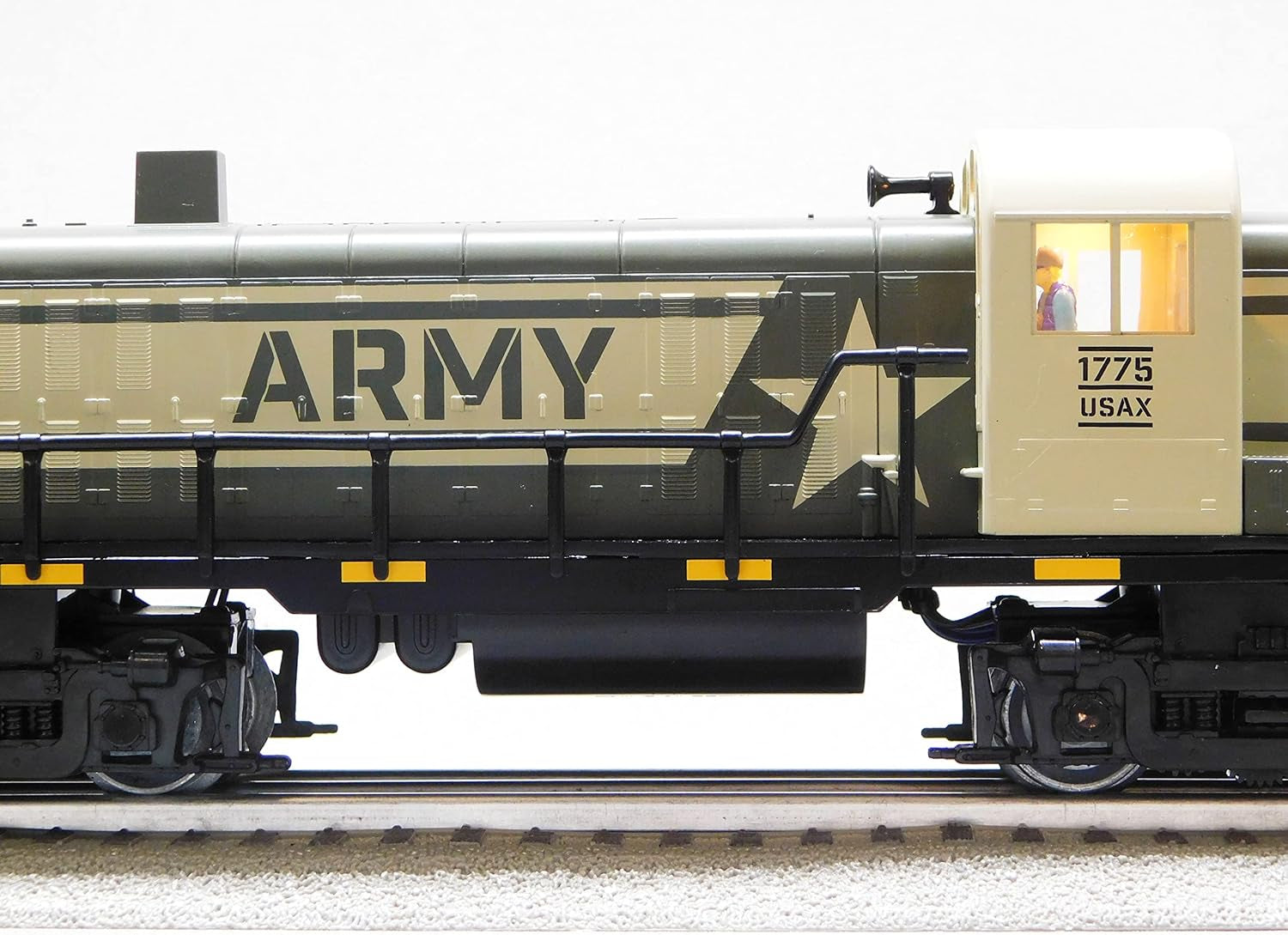 US Army LIONCHIEF RS-3 Diesel Locomotive Engine #1775 O Gauge Model 2223010-E