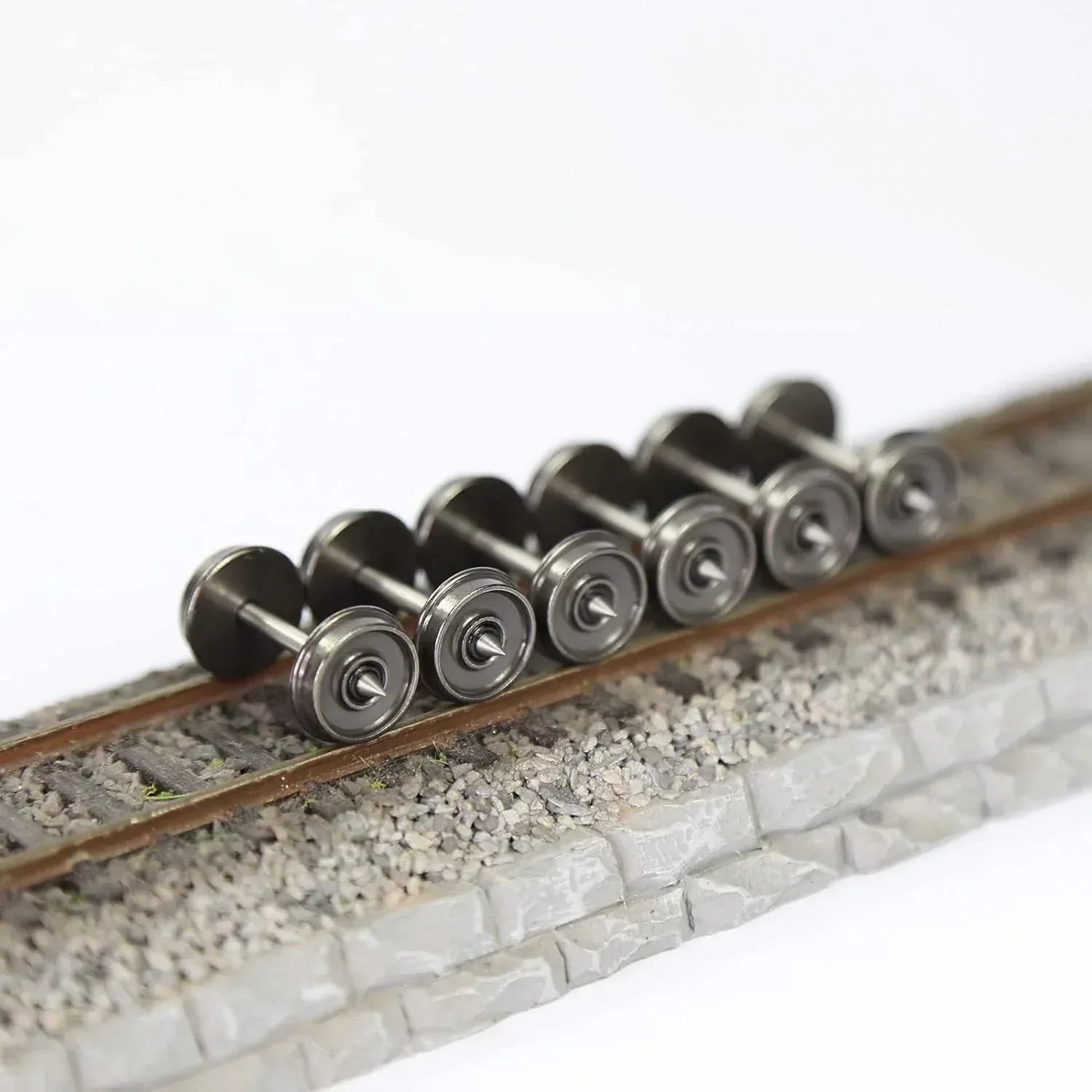 24-piece HO scale model train wheelsets with metal DC wheels and axles, suitable for model C8721 by EVEMODEL