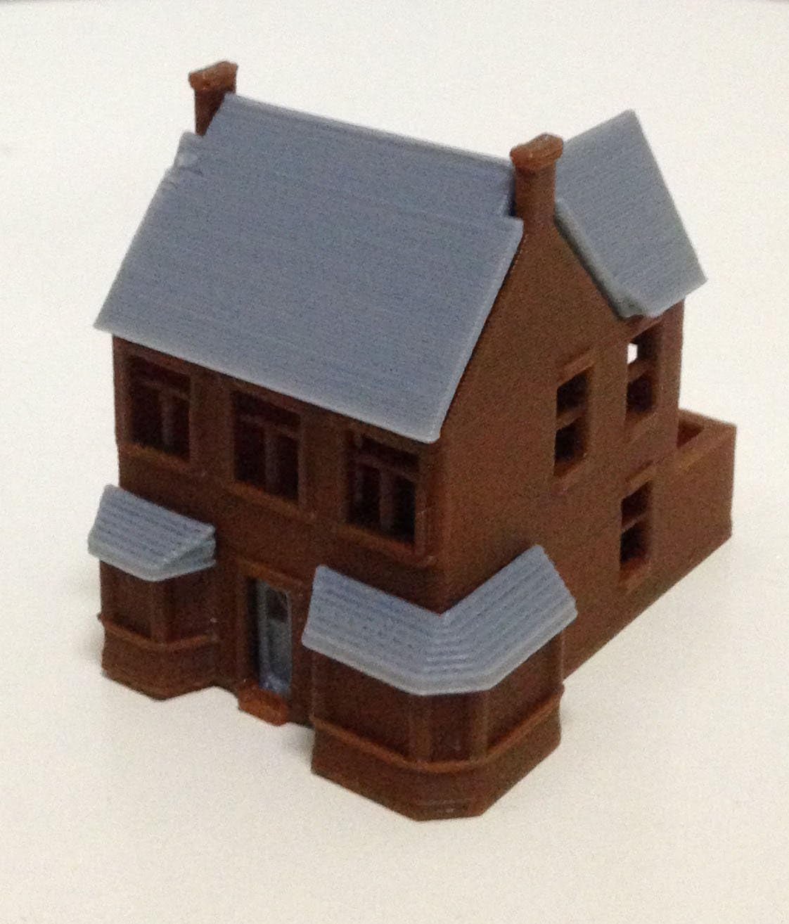 Outland Models N Scale Victorian Tavern/Pub for Railway Layout