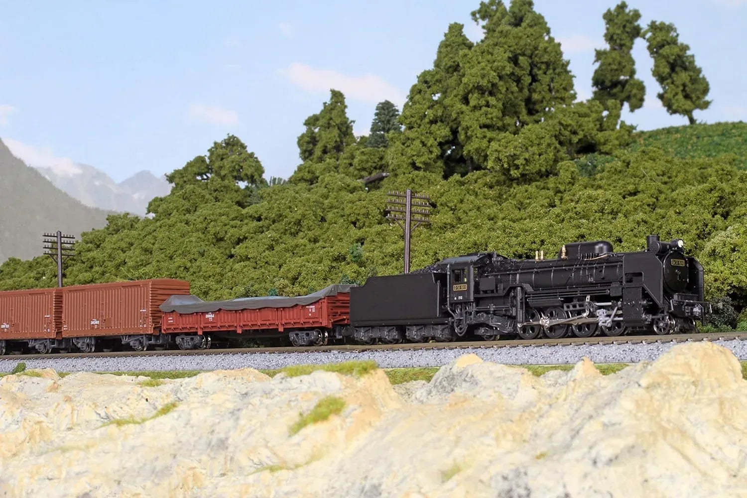 KATO 8017-1 N gauge Toki 25000 freight car with cargo, detailed model train car for model railway collections