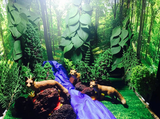 Mixed model plastic trees set for HO scale model train scenery, includes animal figures and bushes, 70 pieces, 1.5-6 inches.