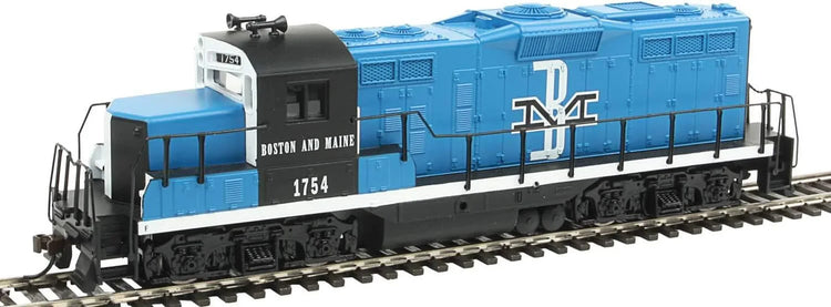 HO scale Walthers Trainline EMD GP9M model train in Santa Fe Superfleet 