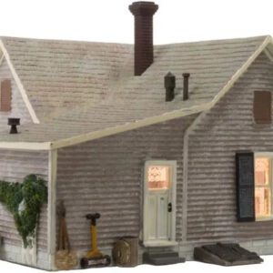 Woodland Scenics HO Scale Old Homestead House Model