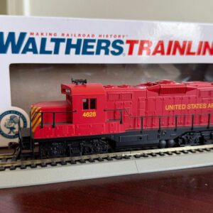 Walthers HO US Army GP9M Locomotive (Analog) - Pre-owned