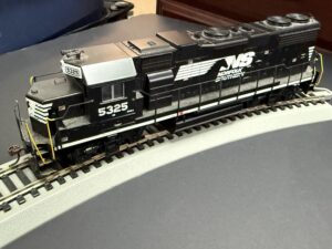 HO pre-owned locomotive NS